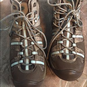Chaco Women’s Hiking Boots- Brown/Teal, Size8 EUC!